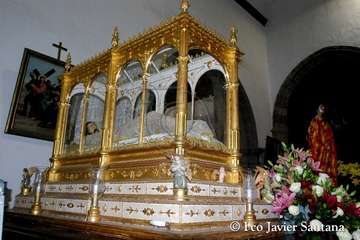 Los 8 pasos de la procesión del Viernes Santo, a punto en la Basílica de Telde (Foto TA)